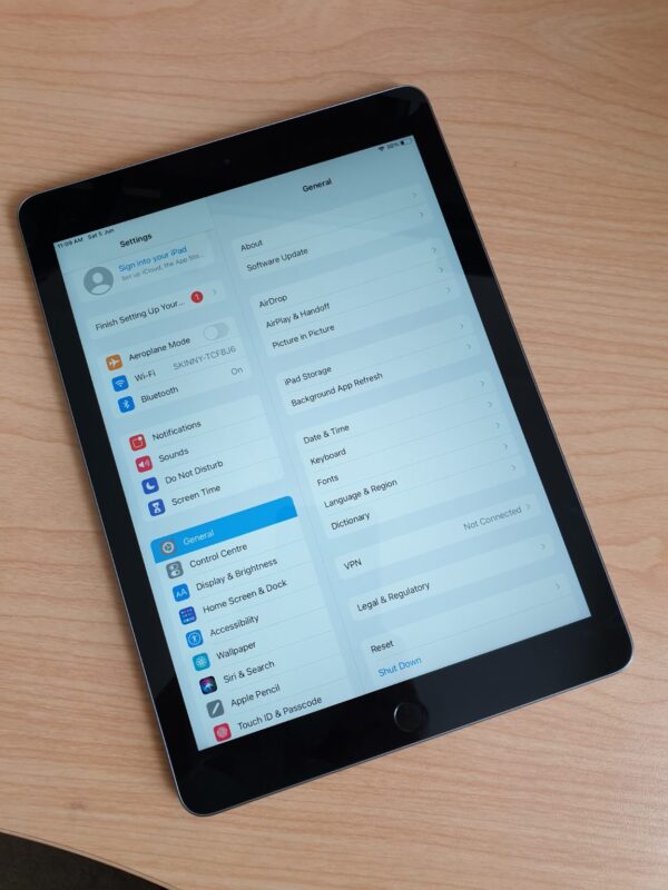 Apple iPad 6 128GB Wi-Fi + Cellular 3G/4G + FREE KIDS CASE