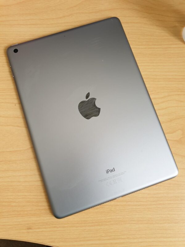 Apple iPad 6 9.7" 32GB A1893 ( 6th Generation ) Wifi Model Unlocked !! BLACK !!