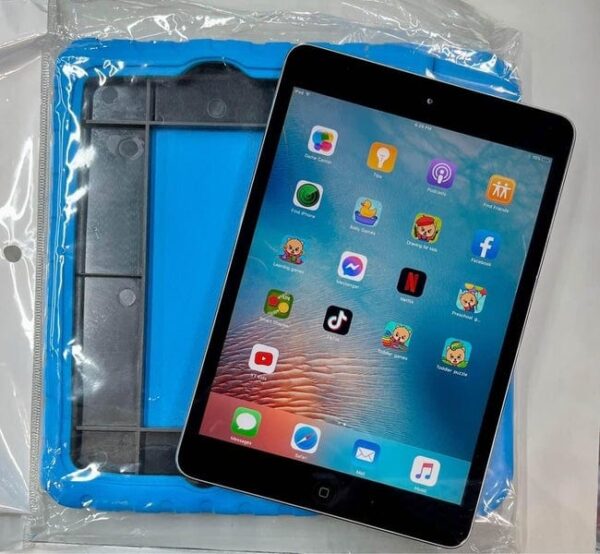 iPad Mini 16GB Unlocked Good Condition + Free case