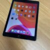 2a7f2a36-3dba-4b17-97d2-28ea1ea8e6e6-2.jpg Apple iPad 5 128GB 9.7" A1822 Space Grey WIFI + 4G Model A grade