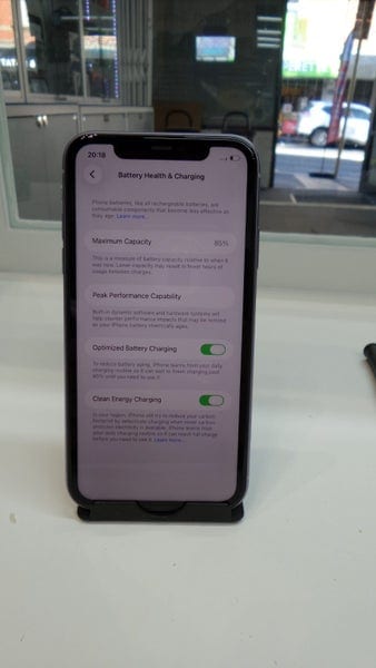 2f3e4adb-1122-4af1-afc8-3872ae99106e-2.jpg Apple iPhone 11 128GB Unlocked Phone Purple A Grade Excellent Condition