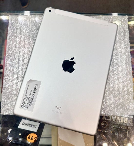 3111970f-1e26-479b-9704-a8a416b3ac32-1.jpg Apple iPad 7th Gen 32GB Wi-Fi Silver Good Condition 10.2-Inch Tablet