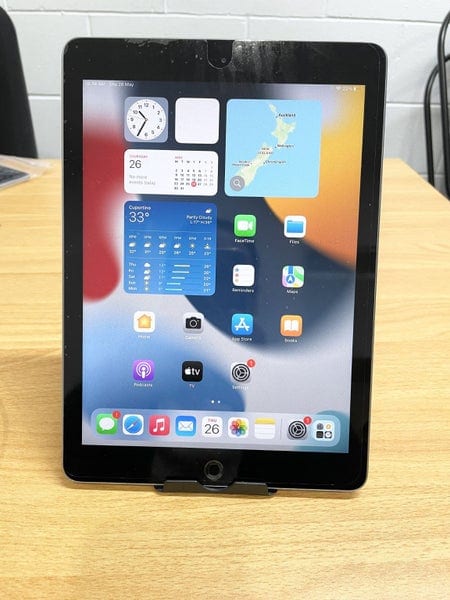 3c0b750c-464b-4774-9ddd-cfd2e0a9b09d-3.jpg Apple iPad 6 6th Gen A1893 / 32GB / WIFI / 9.7" / A Grade LIMITED OFFER