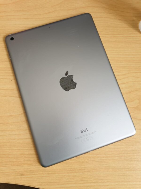 4dc77ee7-6e85-4a4f-997e-295c4f96a76e-1.jpg Apple iPad 6 9.7 INCH 32GB -Wifi-BLACK+free kids case