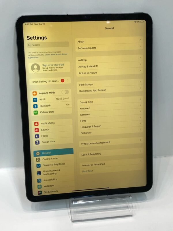 5580b762-e15d-438a-b498-3938e0e6836b-2.jpg Apple iPad Pro 11-inch 3rd Gen 128GB – Space Grey – Cellular + WiFi – Excellent Condition