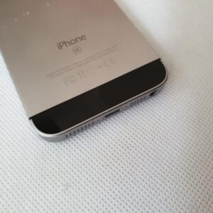 APPLE IPHONE SE 16GB GREY IOS 15 UNLOCKED PHONE !! EXECELLENTCONDITION !!