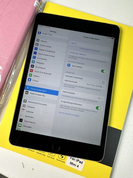 Apple iPad mini 4 Wi-Fi + 3G/4G Cellular 64GB A Grade + FREE KIDS CASE