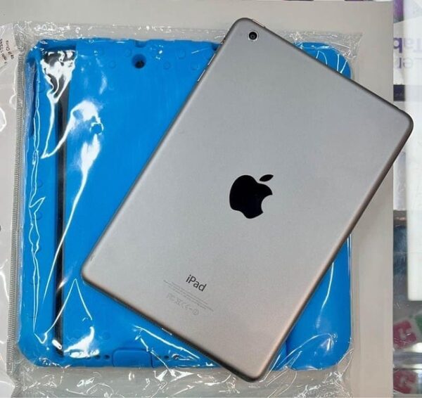 iPad Mini 16GB Unlocked Good Condition + Free case