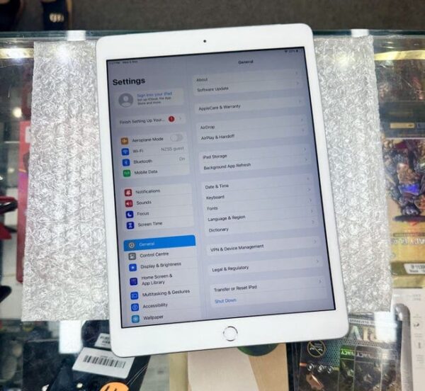 e0749d53-d475-4bda-8db0-bcc5967c3e07-1.jpg Apple iPad 7th Gen 32GB Wi-Fi Silver Good Condition 10.2-Inch Tablet