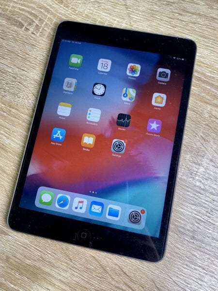 e7ec40cd-8868-45ec-a02d-bee1d76e3e8e-4.jpg Apple iPad mini 2 16GB WIFI 7.9" iOS 12.5 A1489 UNLOCKED + FREE KIDS CASE