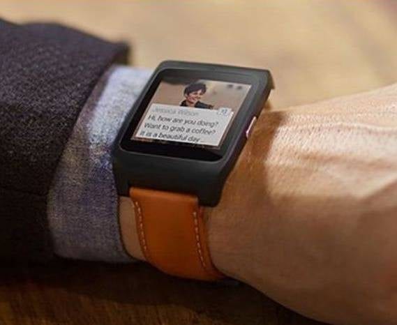 ed4ca050-b0c7-40b9-8e4e-add5f12b026e-1.jpg SONY Smart Watch 3 With Leather Black Strap