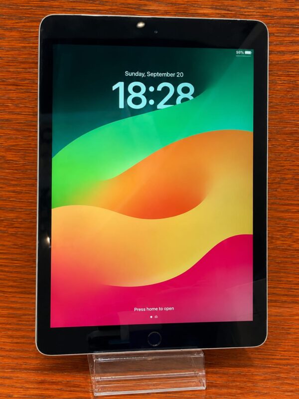 10ef0c57-f66f-4ddb-bad8-a7cf3f9c69b7-1.jpg Apple iPad 9th Gen 10.2-inch 64GB Wi-Fi + Cellular Good Condition Silver