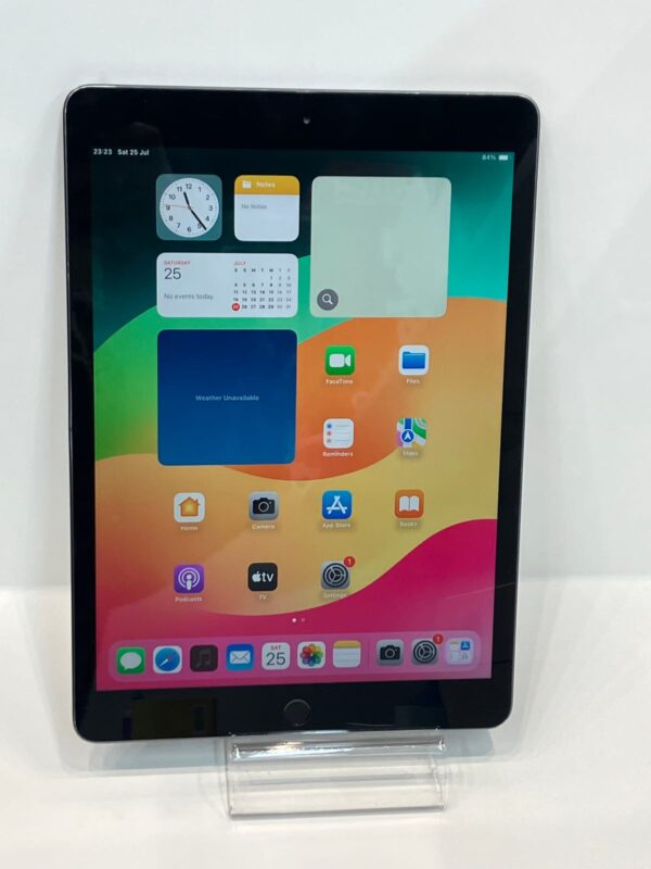 Apple iPad 8th Generation 32GB Space grey Wi-Fi Good Condition Tablet + Free Kids Case