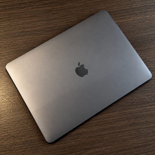 Apple MacBook Pro 13-inch (2022) M2,Space Grey 8GB RAM 256GB SSD – Excellent Condition