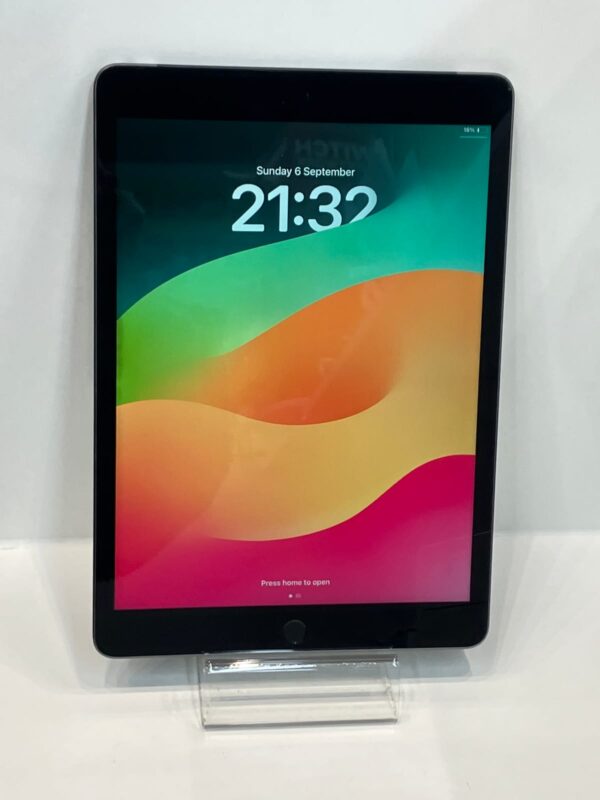 Apple iPad 9th Gen 10.2-Inch 64GB Space Grey Wi-Fi + Cellular Good Condition