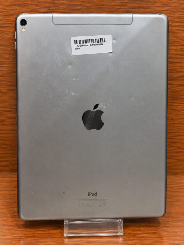 Apple iPad Pro 12.9-inch 2nd Gen 64GB Silver Wi-Fi + Cellular – Good Condition