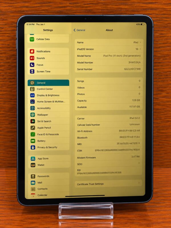 Apple iPad Pro 11-inch 3rd Gen Space Grey  128GB Cellular + WiFi – Excellent