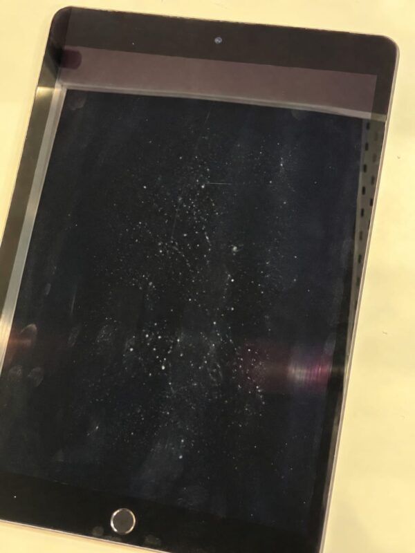 953ebe8a-5fdc-4842-9cce-3499214e54e0-1.jpg Apple iPad 9th Gen 10.2-inch 64GB Wi-Fi + Cellular Space Grey – Good Condition