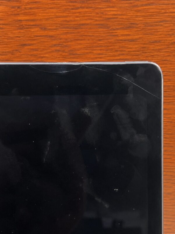 a037d1c0-9def-4127-b498-2541c41f876e-1.jpg Apple iPad Pro 12.9-inch 2nd Gen 64GB Silver Wi-Fi + Cellular – Good Condition