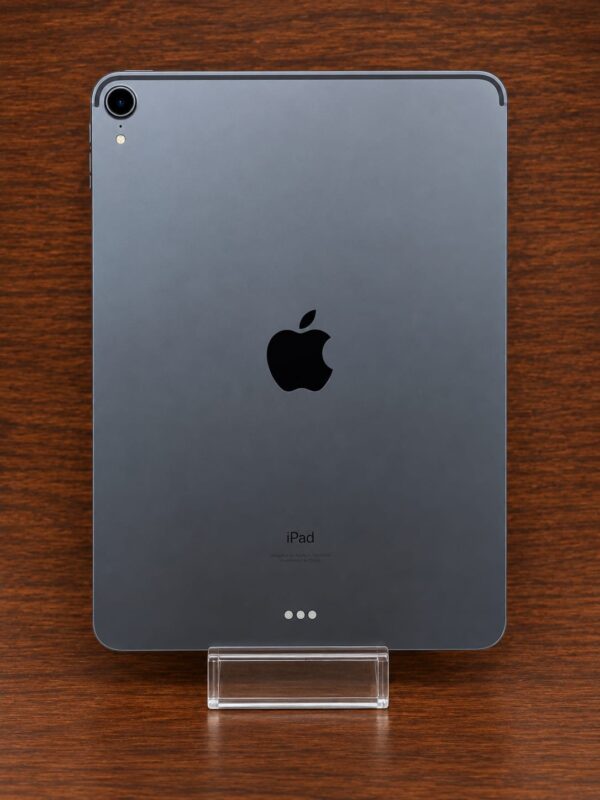 Apple iPad Pro 11-inch 1st Gen 64GB Wi-Fi Space Grey – Excellent Condition