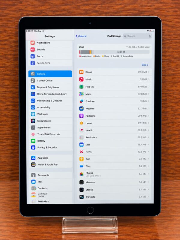 ed1d5efb-74dc-4bbe-930b-43e6089cee7a-1.jpg Apple iPad Pro 12.9-inch 2nd Gen 64GB Silver Wi-Fi + Cellular – Good Condition