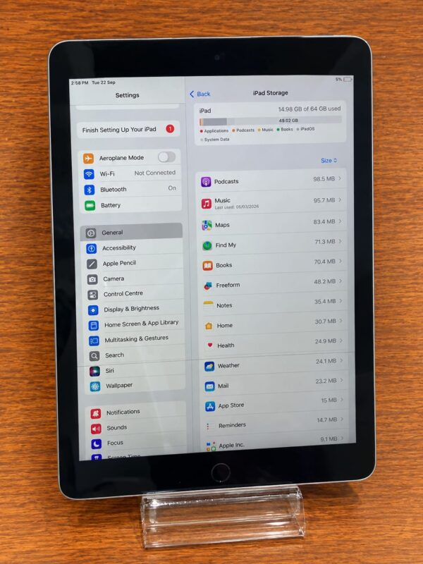 fbffcd7c-0907-4e37-af83-e139903ad593-1.jpg Apple iPad 9th Generation 64GB Silver 10.2-inch Good Condition-read description