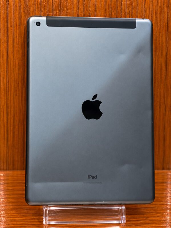 7f999b20-3549-4566-9da9-bf3a5352c499-1.jpg Apple iPad 8th Generation 32GB Space Grey Wi-Fi + Cellular – Good Condition-read desc